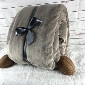 UGG Novah KING Soft Plush Blanket Fawn Beige